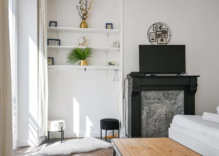 Bright And Cosy In Republique *