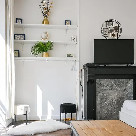 Bright And Cosy In Republique *